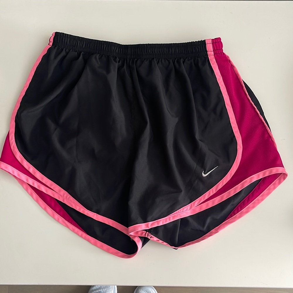 Black / Pink Nike Shorts Size Small